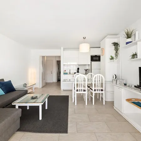 Apartamento Perla en Costa Teguise de Lanzarote con piscina, parking privado y playa cercana Apartamento Costa Teguise