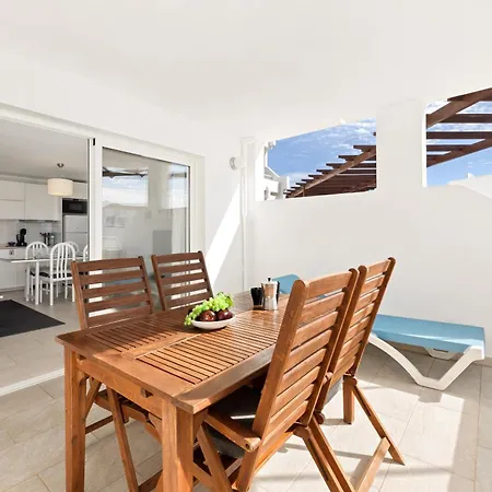 Apartamento Perla en Costa Teguise de Lanzarote con piscina, parking privado y playa cercana Costa Teguise