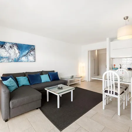 Apartamento Perla en Costa Teguise de Lanzarote con piscina, parking privado y playa cercana Apartamento *